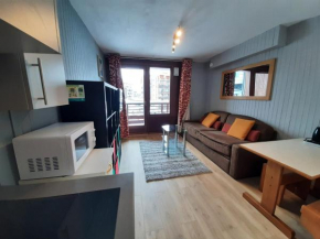 Studio idéalement situé près des commerces et pistes - FR-1-449-189
